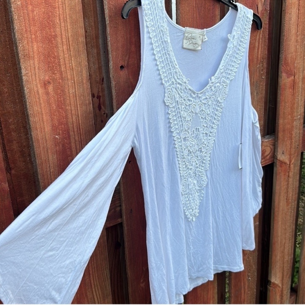 Green Dragon White Crochet V-Neck Cold-Shoulder Top Size XL